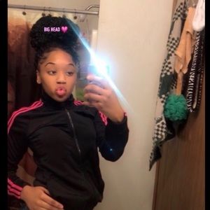 Meet your Posher, Dakia